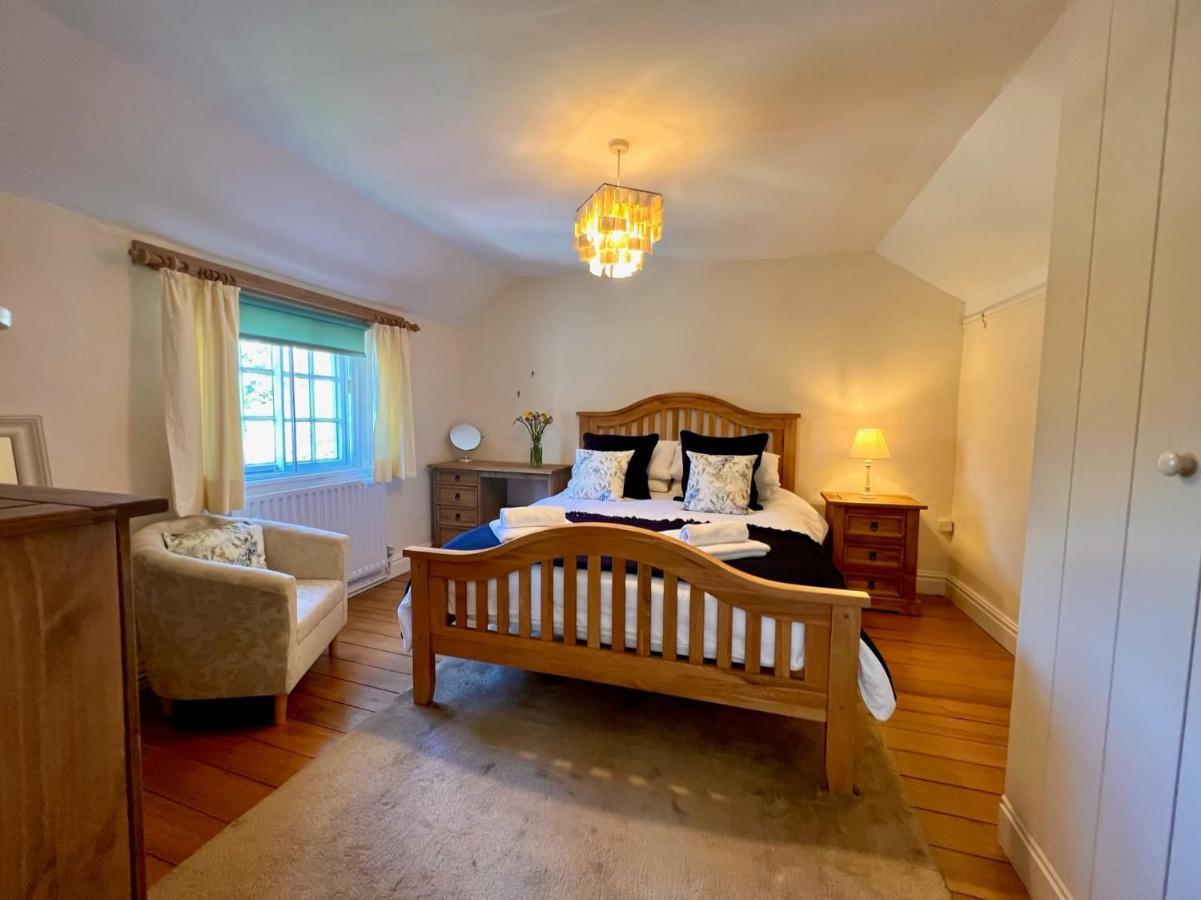 Holiday home Charming 2 Bedroom With Parking