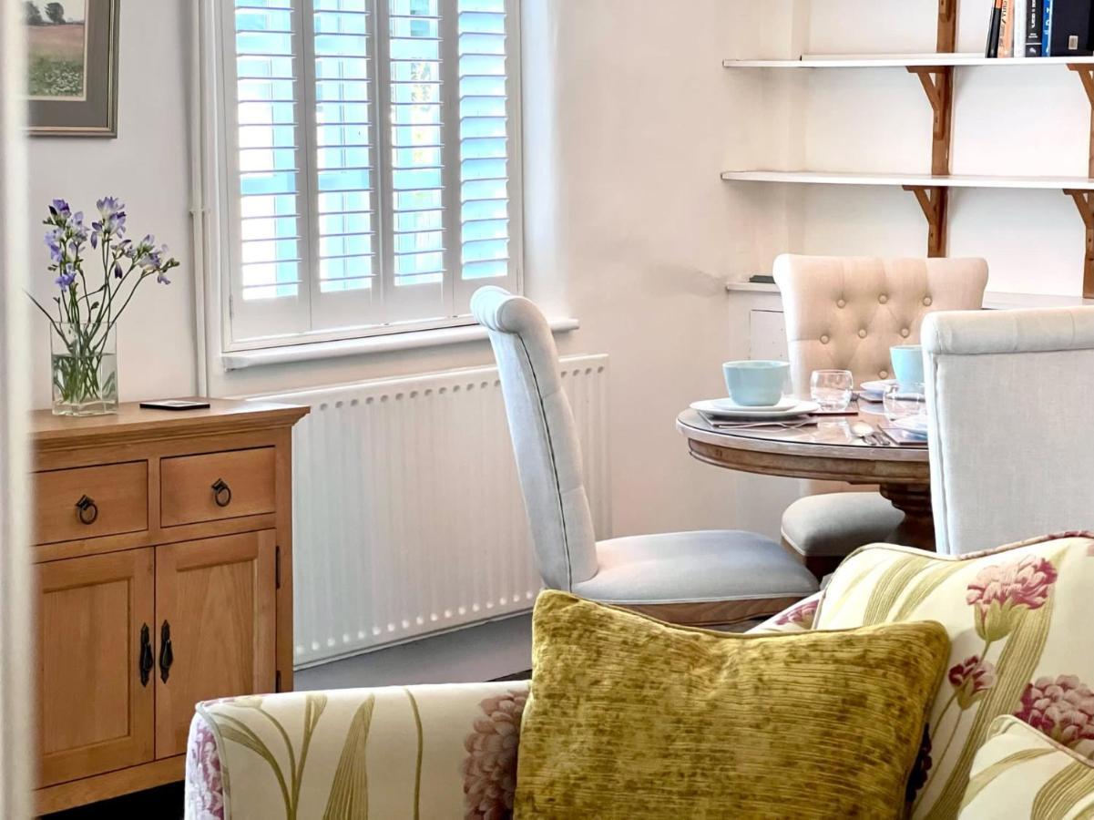 Charming 2 Bedroom With Parking Holiday home *